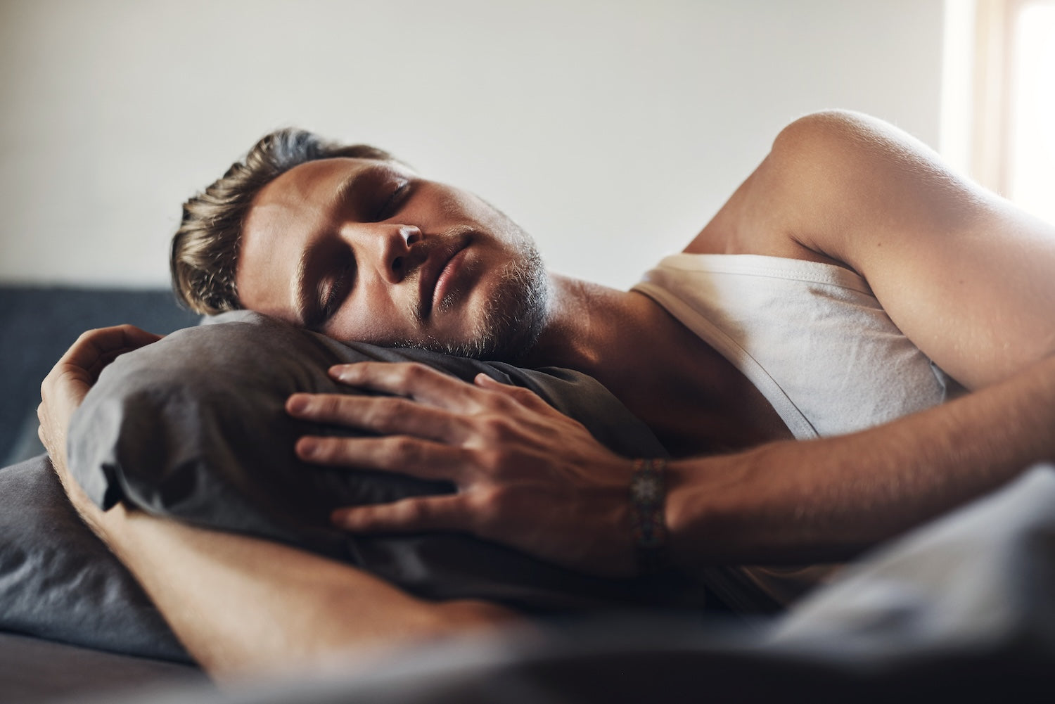 Mélatonine, valériane et mélisse : le trio synergique pour un meilleur sommeil Image